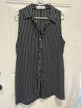 Gypsy Warrior, black and white pin stripe button up tank top shirt medium